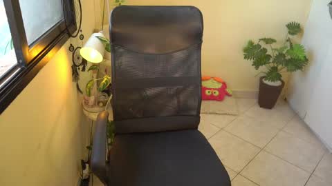 Snapshot of bluemysticlady chatting on 28, 2, 2025 FLORAA online show from 28, 2, 2025