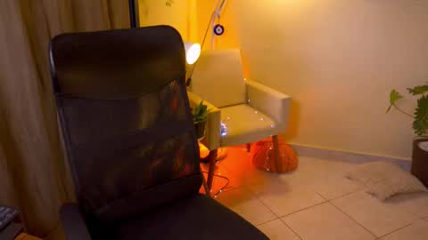 Snapshot of bluemysticlady chatting on 9, 10, 2025 FLORAA online show from 9, 10, 2025