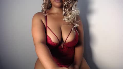 Snapshot of blueyivy chatting on 28, 4, 2026 Babygirl online show from 28, 4, 2026