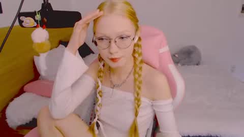 Snapshot of blush_alert chatting on 5, 7, 2026 Diana online show from 5, 7, 2026