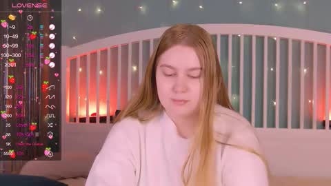 Snapshot of blush_ellie chatting on 15, 12, 2025 Ellie3 online show from 15, 12, 2025