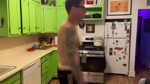 Snapshot of bnczuperzexy chatting on 22, 11, 2025 ZuperZexyZounds online show from 22, 11, 2025