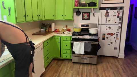 Snapshot of bnczuperzexy chatting on 27, 11, 2025 ZuperZexyZounds online show from 27, 11, 2025