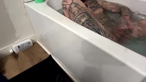 Snapshot of bodyart85_19 chatting on 31, 1, 2025 Bodyart85 19 online show from 31, 1, 2025