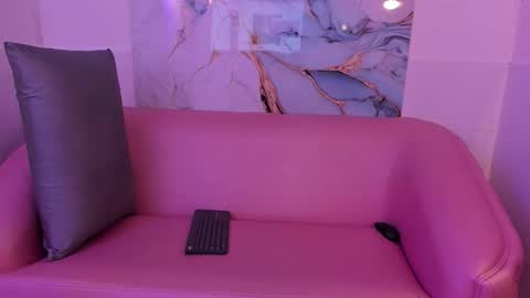 bombomcito_ online show from 3, 12, 2025