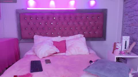 Snapshot of bonn_glow chatting on 18, 9, 2025 i AM Bonnie online show from 18, 9, 2025