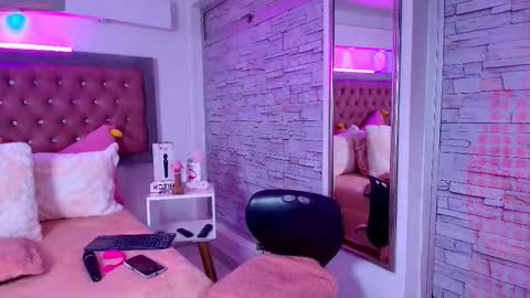 Snapshot of bonn_glow chatting on 24, 10, 2025 i AM Bonnie online show from 24, 10, 2025