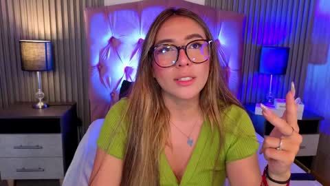Snapshot of bonnali_lune chatting on 29, 3, 2026 bonnali_lune online show from 29, 3, 2026