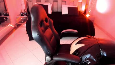 Bonnie  online show from 9, 1, 2025