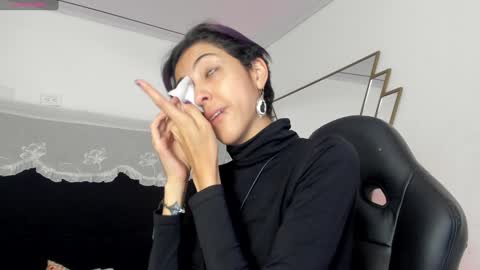 Snapshot of bonniecute_ chatting on 9, 1, 2025 online show from 9, 1, 2025