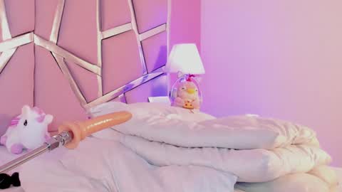 Bonnie  online show from 3, 1, 2025