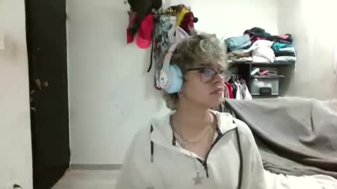 Snapshot of bonny_cum chatting on 3, 2, 2026 bonny_cum online show from 3, 2, 2026