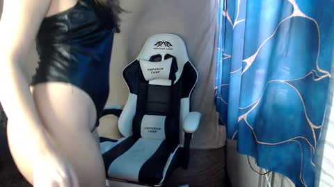 bonny_klyde95 online show from 13, 12, 2024