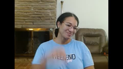 Queen Bon Vivantt online show from 15, 9, 2025