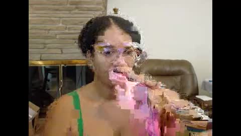 Snapshot of bonvivantb chatting on 18, 12, 2025 Queen Bon Vivantt online show from 18, 12, 2025