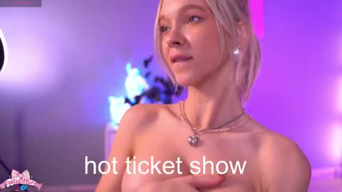 Snapshot of boobybliss chatting on 25, 4, 2026 Alina online show from 25, 4, 2026