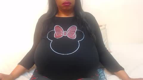 Snapshot of boobyqueen24 chatting on 19, 5, 2026 boobyqueen online show from 19, 5, 2026