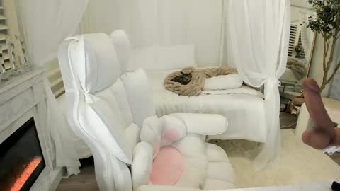 Miley online show from 26, 2, 2025