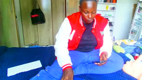 Snapshot of bootylicious_1_ chatting on 10, 1, 2025 vee online show from 10, 1, 2025