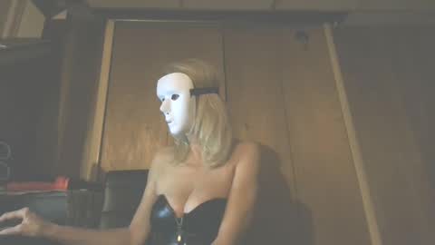 Snapshot of bored_housewife1985 chatting on 2, 12, 2024 bored_housewife1985 online show from 2, 12, 2024