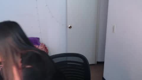 Snapshot of bornontitanbutdiedonearth chatting on 6, 6, 2026 Alicia online show from 6, 6, 2026