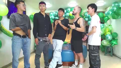 THOMAS AND DAMIAND online show from 4, 3, 2025