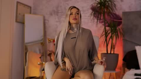 BriannaXmoon online show from 14, 2, 2026