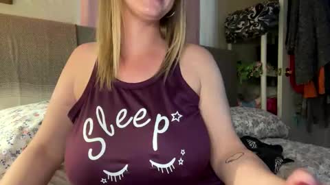 Snapshot of bossmomma chatting on 2, 1, 2025 BossMom online show from 2, 1, 2025