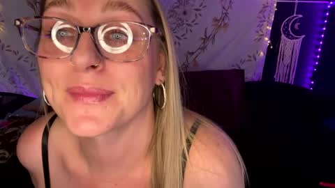 Snapshot of bossmomma chatting on 1, 3, 2025 BossMom online show from 1, 3, 2025