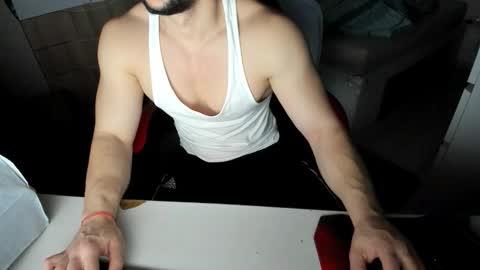 Snapshot of boy_boy22 chatting on 19, 12, 2025 boy_boy22 online show from 19, 12, 2025