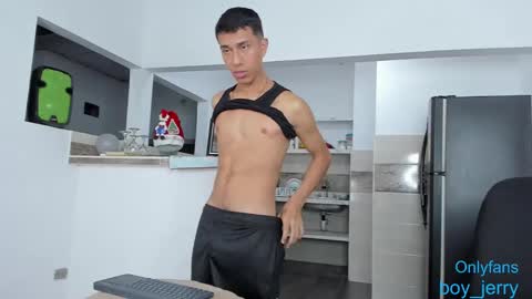 Snapshot of boy_jerry chatting on 19, 12, 2024 boy_jerry online show from 19, 12, 2024