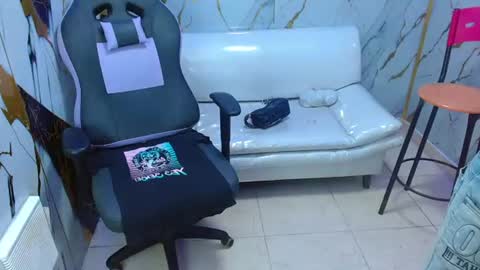 boy_tatto77 online show from 14, 7, 2026