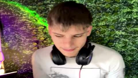 boyblondhetero online show from 20, 2, 2026