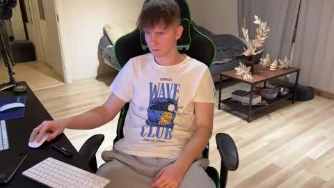 Snapshot of boykik chatting on 15, 12, 2024 Eddie online show from 15, 12, 2024