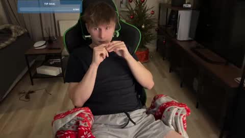 Snapshot of boykik chatting on 6, 1, 2025 Eddie online show from 6, 1, 2025