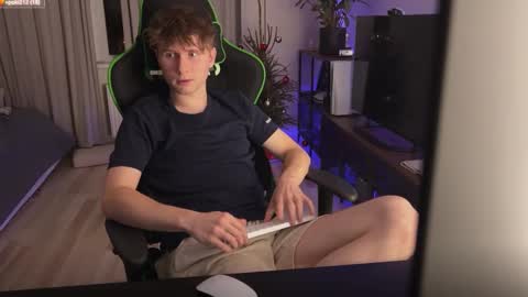 Snapshot of boykik chatting on 15, 1, 2025 Eddie online show from 15, 1, 2025