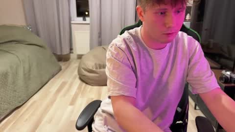 Snapshot of boykik chatting on 29, 3, 2026 Eddie online show from 29, 3, 2026