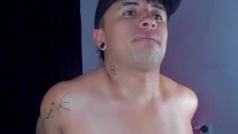 Snapshot of boylatin_777 chatting on 16, 9, 2025 miguel online show from 16, 9, 2025