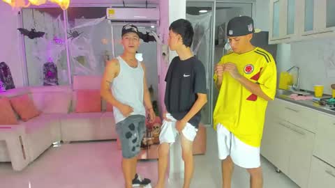 Snapshot of boysdeluxemilitary chatting on 3, 10, 2025 JHON ARES AND NEID online show from 3, 10, 2025