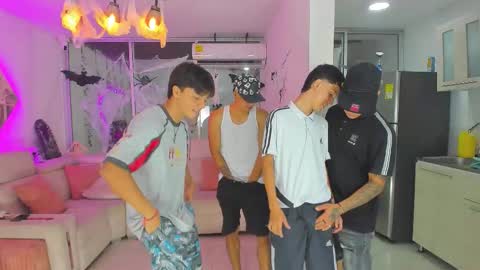 Snapshot of boysdeluxemilitary chatting on 10, 10, 2025 JHON ARES AND NEID online show from 10, 10, 2025