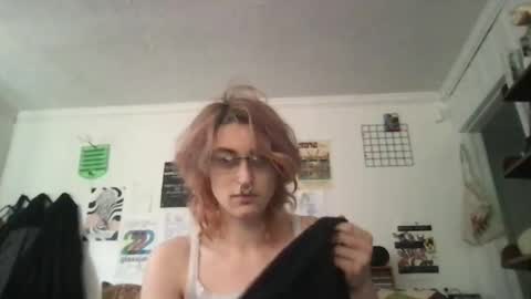 Snapshot of boywithbug chatting on 4, 3, 2025 boywithbug online show from 4, 3, 2025