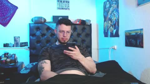 brad hot boy online show from 10, 10, 2025