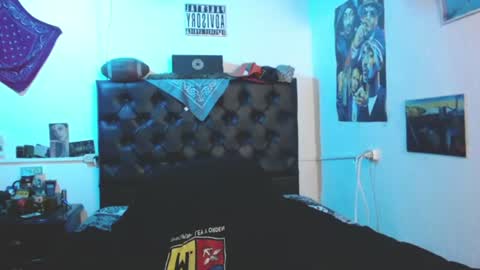 brad hot boy online show from 4, 8, 2026