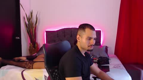 Snapshot of bradandjenn chatting on 30, 9, 2025 Your favorite couple and the best butt on Chatur online show from 30, 9, 2025