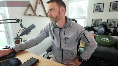 Snapshot of bradbronton chatting on 20, 4, 2026 BradBronton online show from 20, 4, 2026
