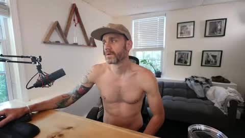 Snapshot of bradbronton chatting on 1, 5, 2026 BradBronton online show from 1, 5, 2026