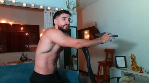 Bradley Martinez online show from 28, 1, 2025