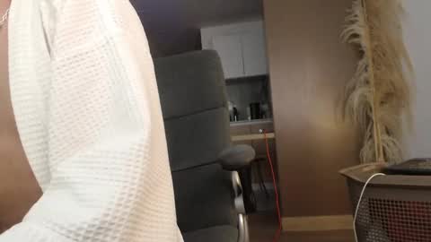 Snapshot of bradley_muscle chatting on 24, 2, 2025 Bradley online show from 24, 2, 2025