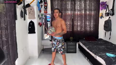 Bradley Strong online show from 11, 11, 2025