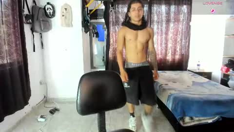 Snapshot of bradley_strong_ chatting on 28, 7, 2026 Bradley Strong online show from 28, 7, 2026
